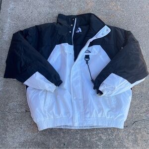 APEX PUFFER JACKET and White Jacket BLACK